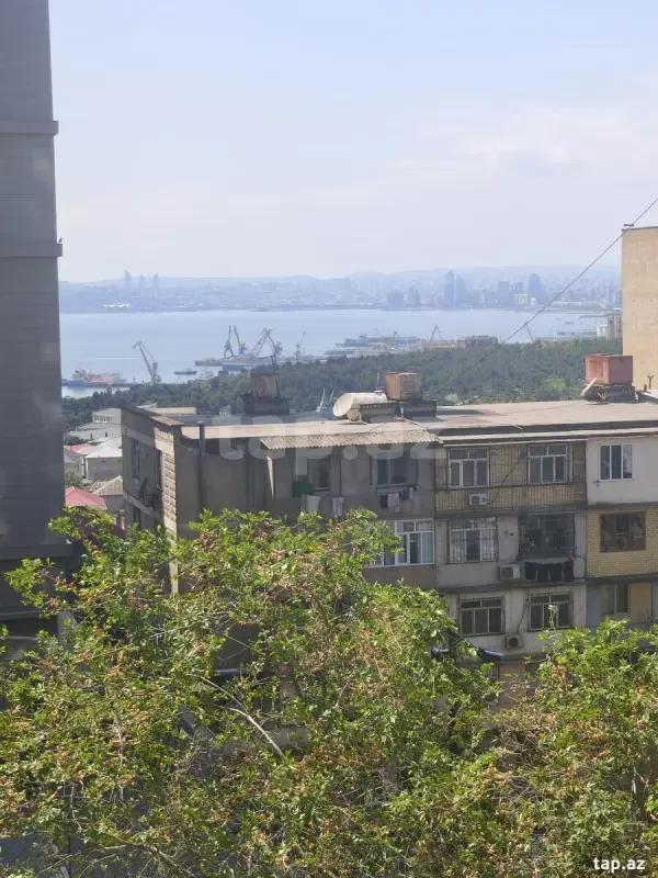 Satılır 4 otaqlı mənzil 81 m²