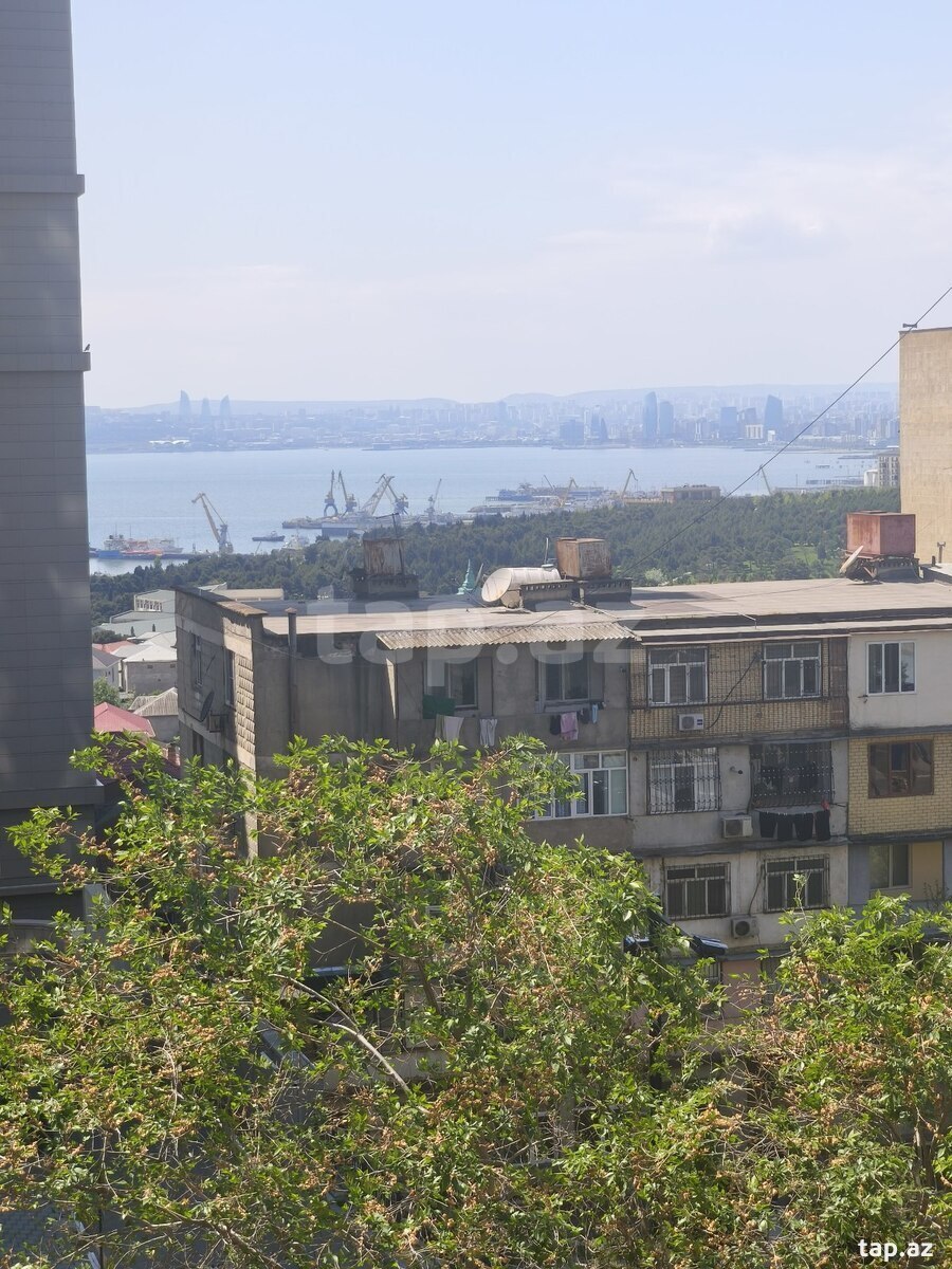 Satılır 4 otaqlı mənzil 81 m²