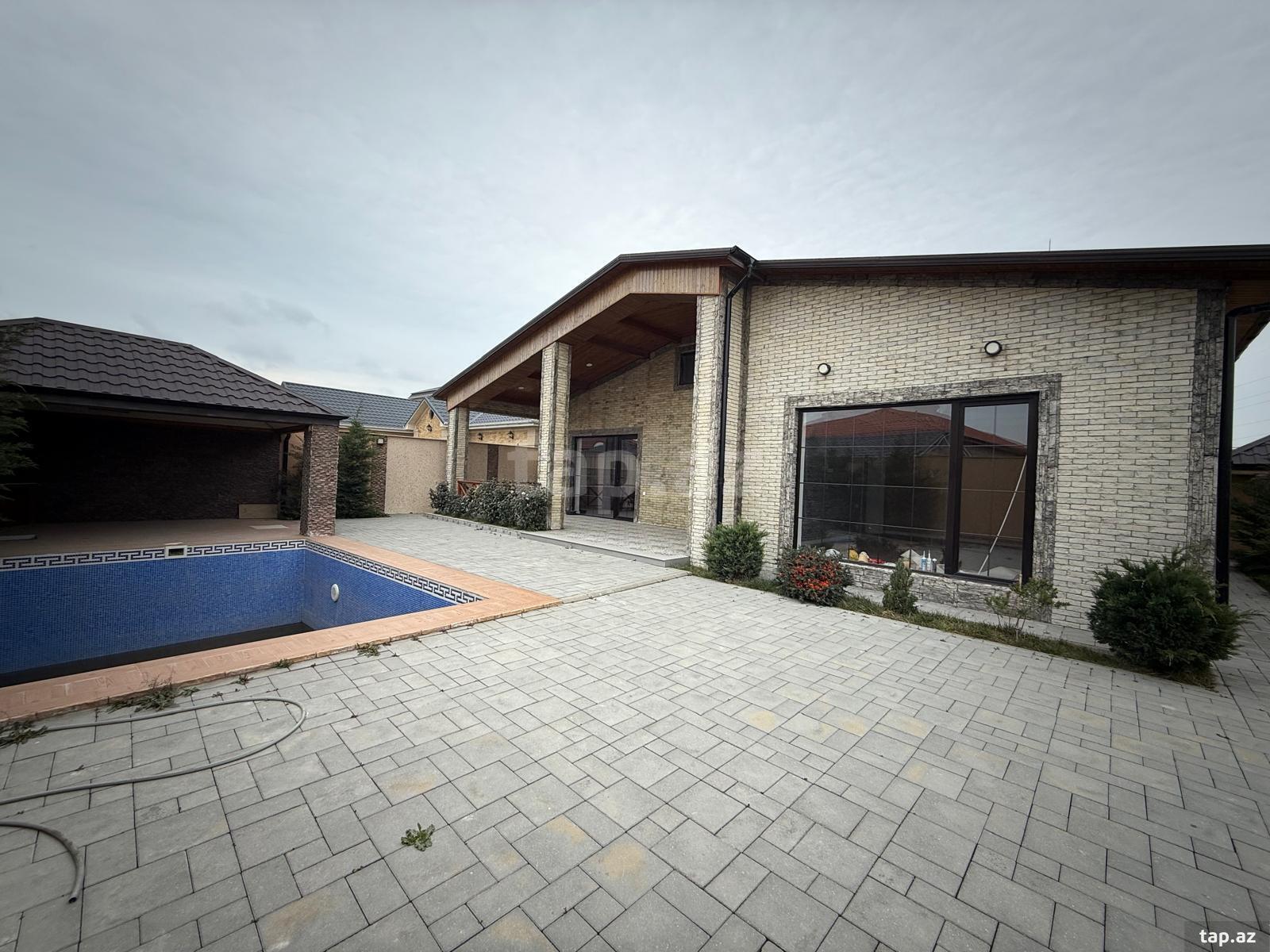 Satılır 3 otaqlı həyət evi 195 m²