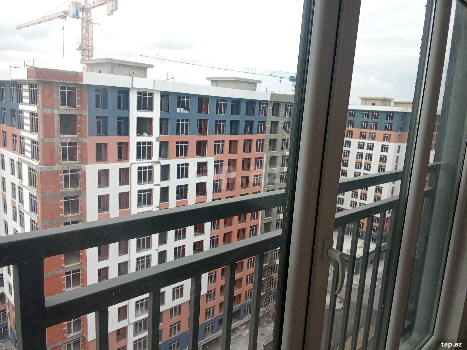 Kirayə verilir 2 otaqlı yeni tikili 84 m²