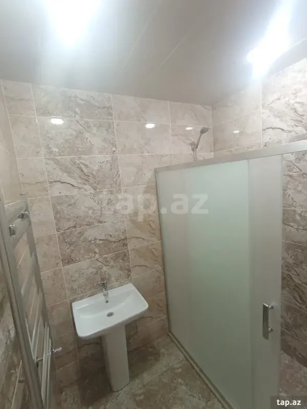 Kirayə verilir 3 otaqlı yeni tikili 100 m²