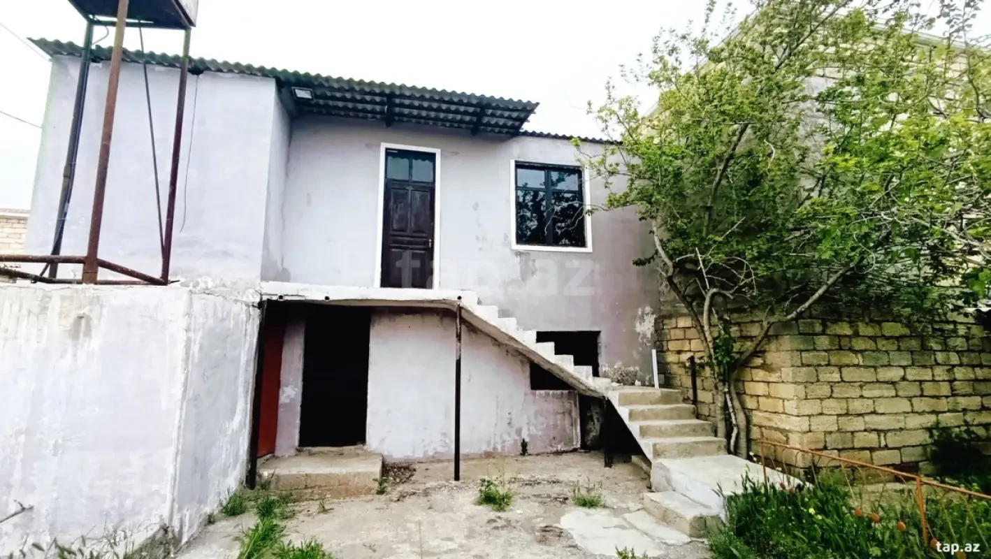 Satılır 6 otaqlı həyət evi 350 m²
