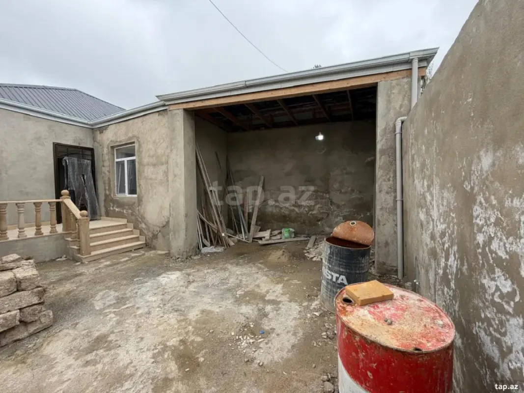 Satılır 4 otaqlı həyət evi 100 m²