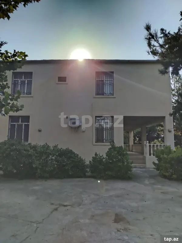 Satılır 7 otaqlı həyət evi 360 m²