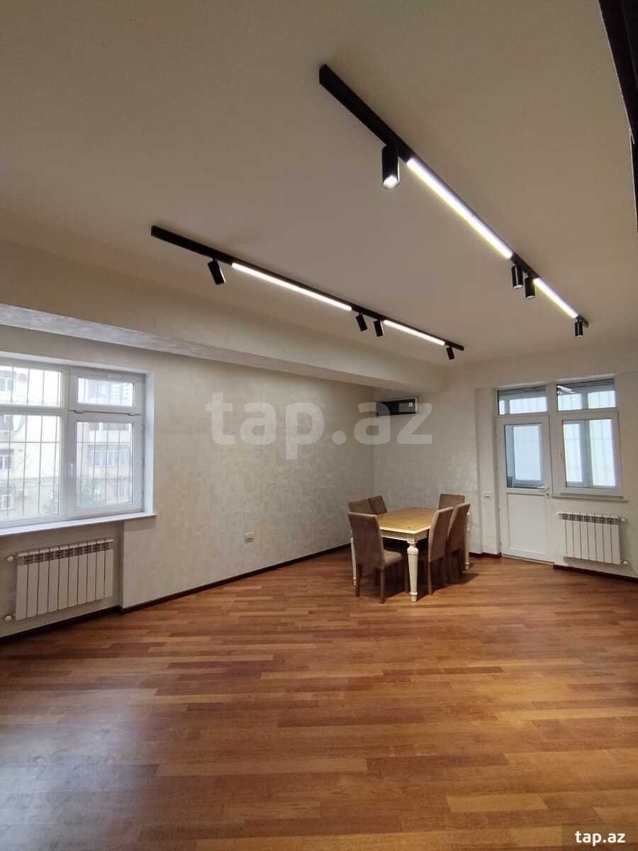 Satılır 3 otaqlı yeni tikili 129 m²