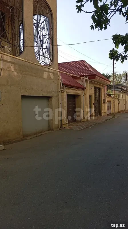 Satılır 5 otaqlı həyət evi 200 m²