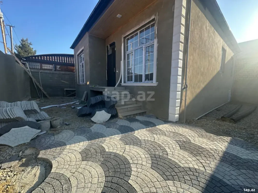 Satılır 4 otaqlı həyət evi 100 m²