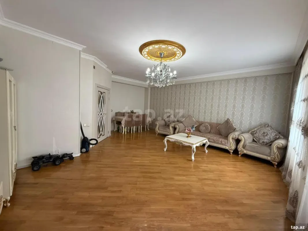 Satılır 4 otaqlı yeni tikili 140 m²