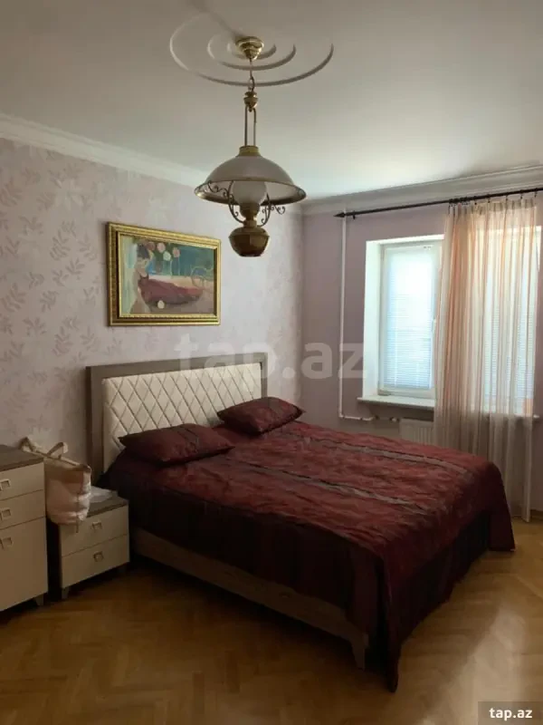 Satılır 4 otaqlı mənzil 120 m²