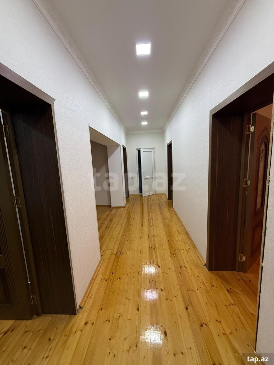 Satılır 7 otaqlı həyət evi 240 m²