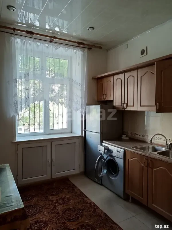 Kirayə verilir 2 otaqlı mənzil 70 m²