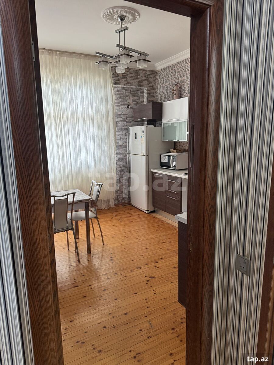 Kirayə verilir 3 otaqlı yeni tikili 120 m²
