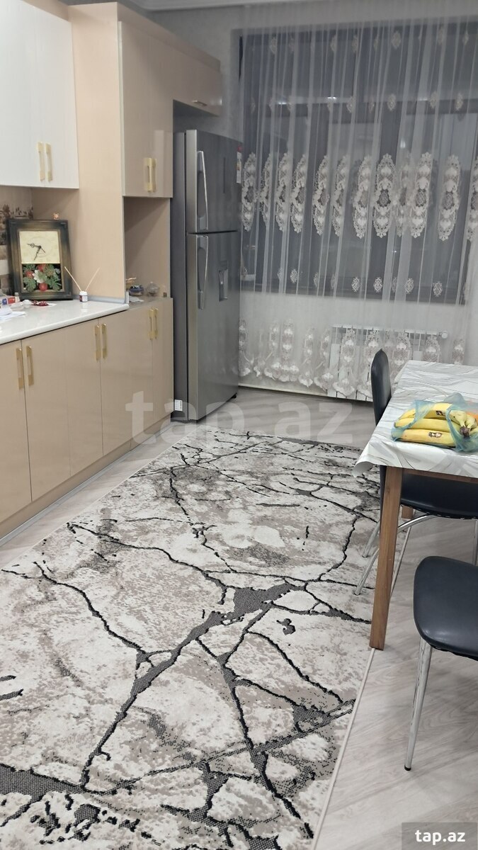 Satılır 3 otaqlı yeni tikili 130 m²