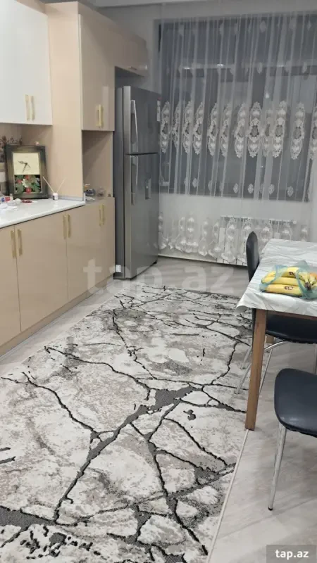 Satılır 3 otaqlı yeni tikili 130 m²
