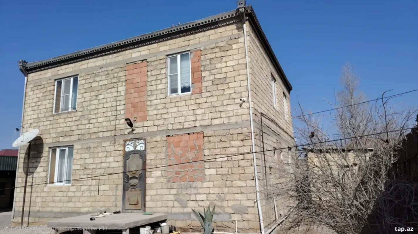 Satılır 5 otaqlı həyət evi 250 m²