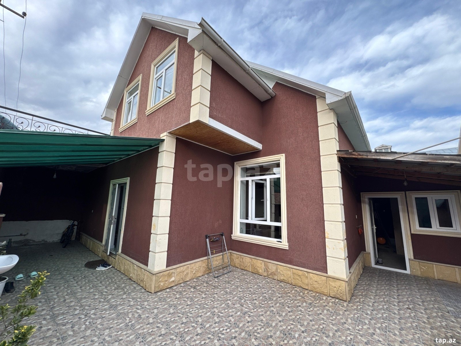 Satılır 3 otaqlı həyət evi 140 m²