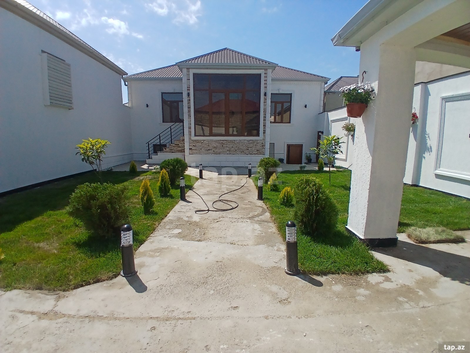 Satılır 4 otaqlı həyət evi 140 m²