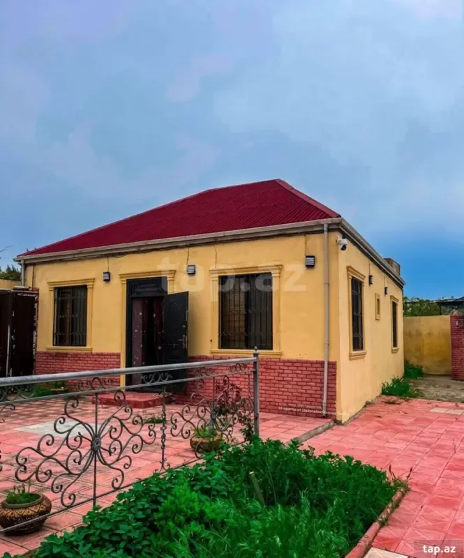 Satılır 3 otaqlı həyət evi 100 m²