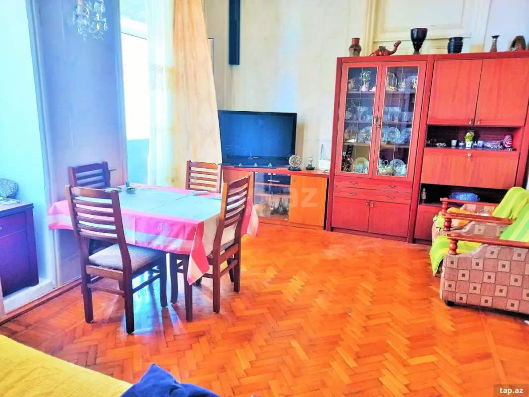 Satılır 4 otaqlı mənzil 108.8 m²