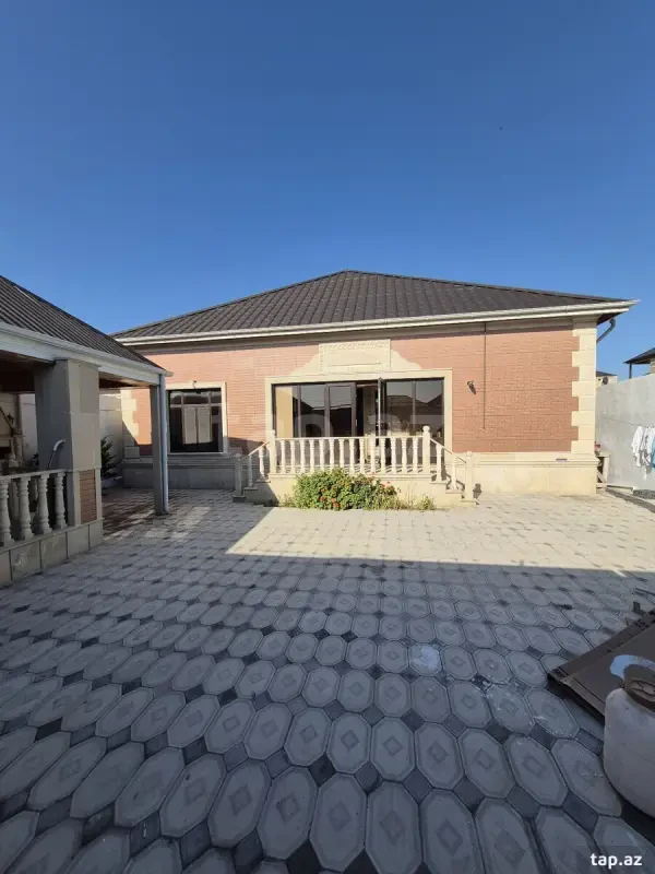 Satılır 5 otaqlı həyət evi 160 m²