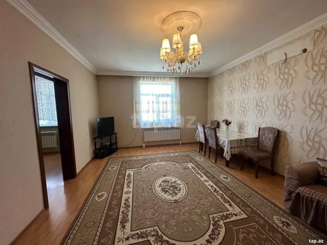 Satılır 6 otaqlı həyət evi 200 m²