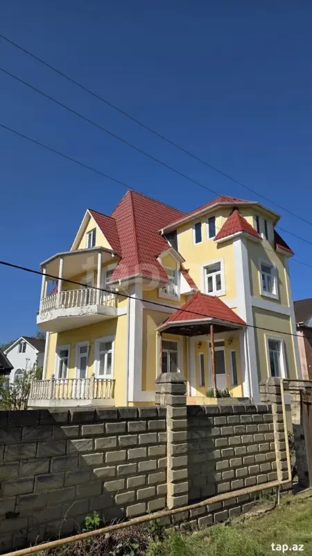 Satılır 5 otaqlı həyət evi 230 m²