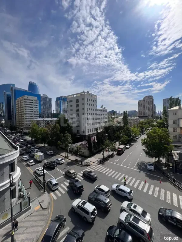 Satılır 4 otaqlı yeni tikili 192 m²