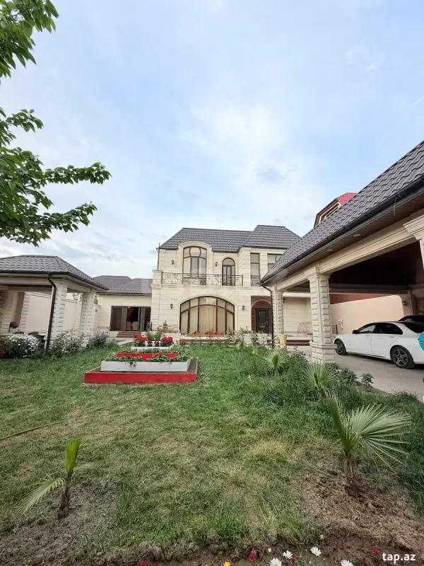 Satılır 6 otaqlı həyət evi 370 m²