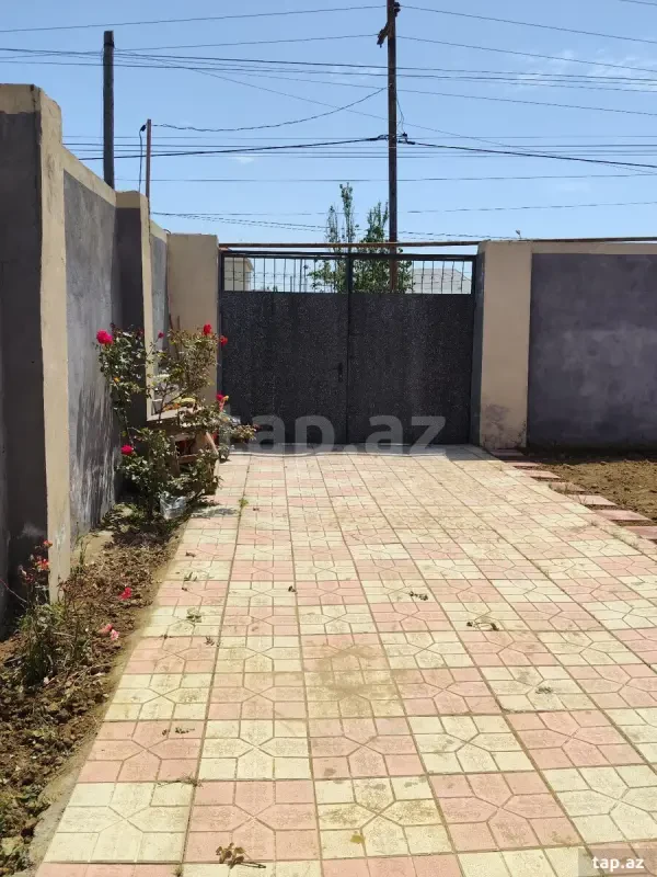Satılır 3 otaqlı həyət evi 2.5 m²