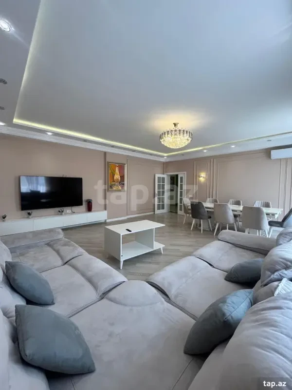 Kirayə verilir 4 otaqlı yeni tikili 210 m²