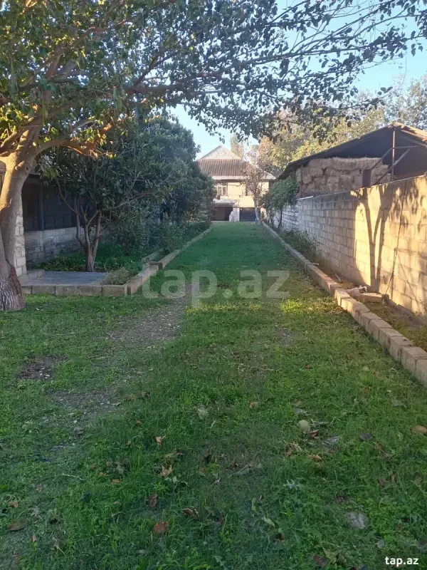 Satılır 5 otaqlı həyət evi 1000 m²