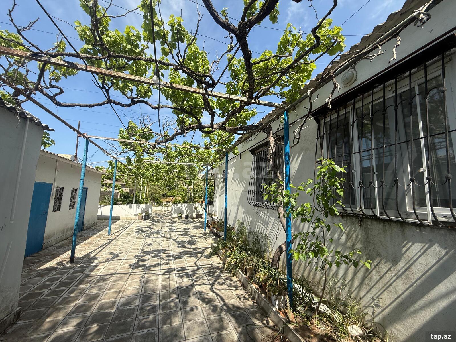 Satılır 5 otaqlı həyət evi 130 m²