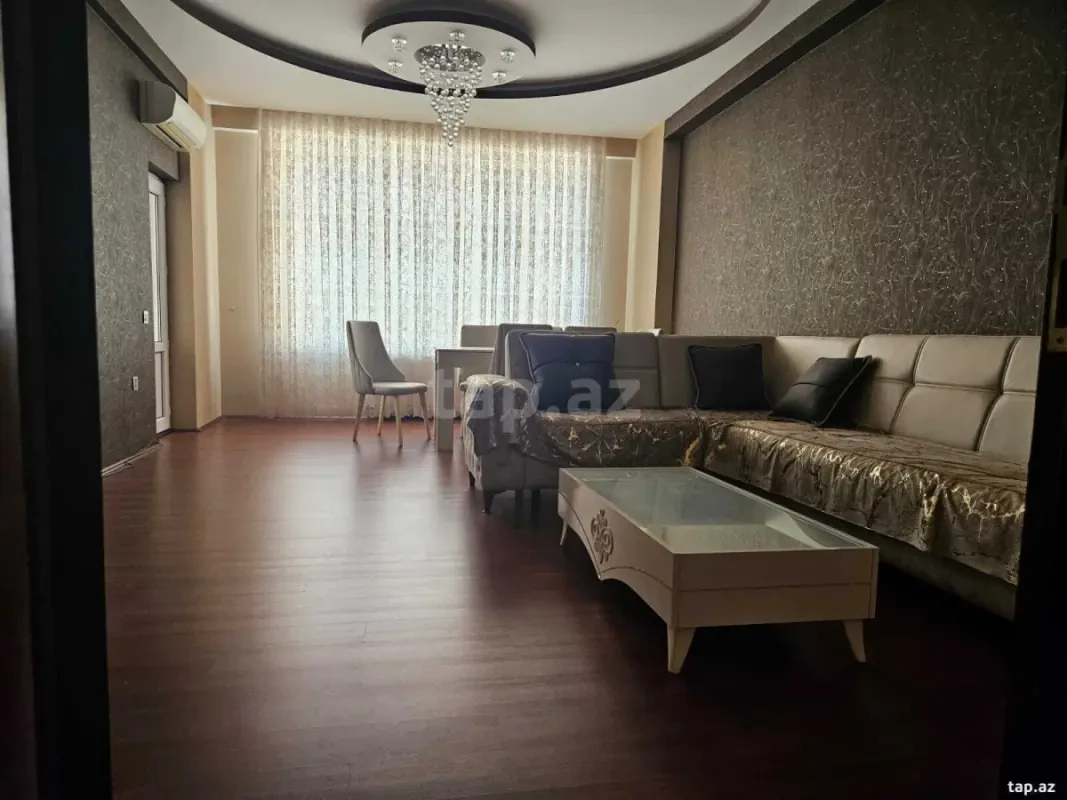 Kirayə verilir 3 otaqlı yeni tikili 135 m²