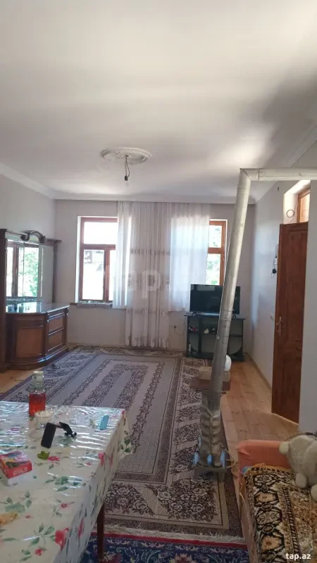 Satılır 2 otaqlı həyət evi 400 m²