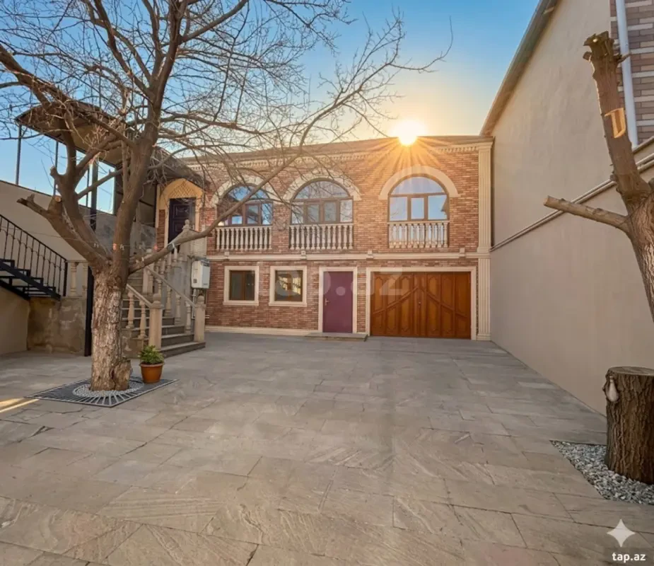 Satılır 5 otaqlı həyət evi 180 m²