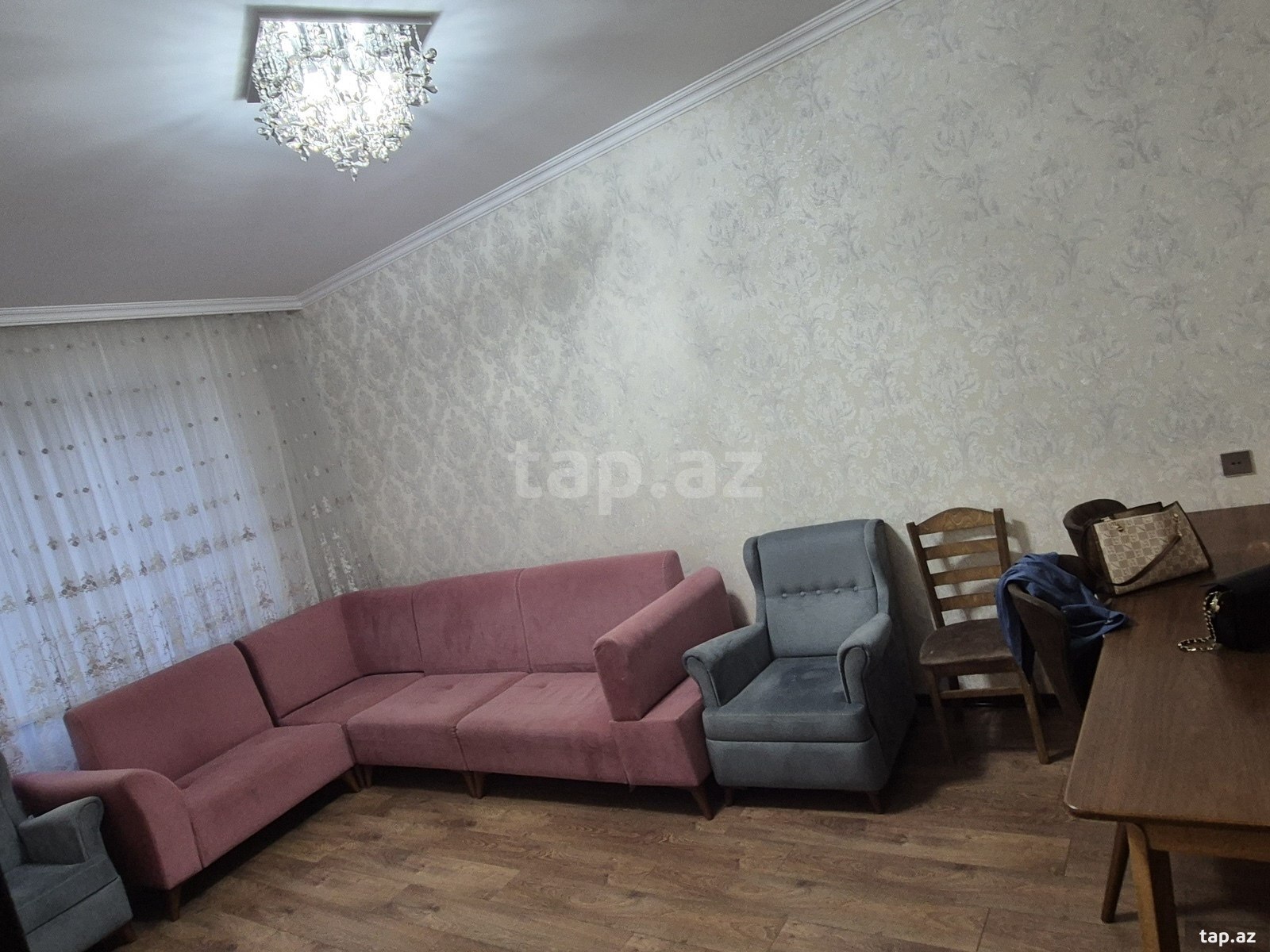 Kirayə verilir 2 otaqlı yeni tikili 60 m²