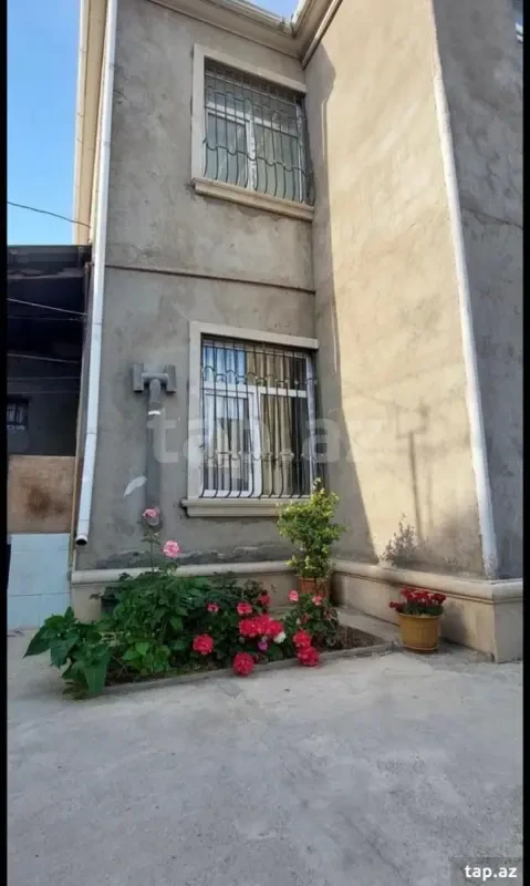 Satılır 5 otaqlı həyət evi 140 m²