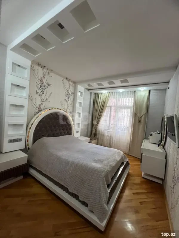 Satılır 3 otaqlı yeni tikili 90 m²