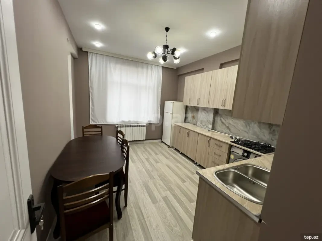 Kirayə verilir 2 otaqlı yeni tikili 78 m²