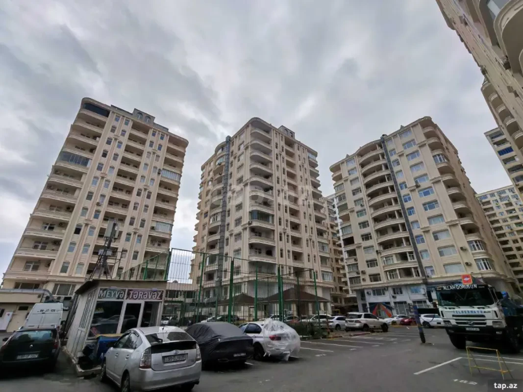 Satılır 3 otaqlı yeni tikili 102 m²
