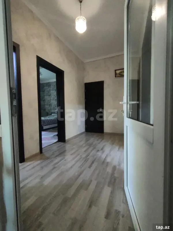 Satılır 5 otaqlı həyət evi 200 m²