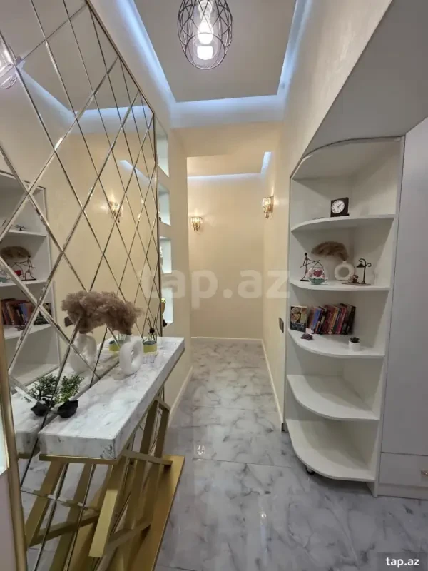 Satılır 2 otaqlı yeni tikili 60 m²