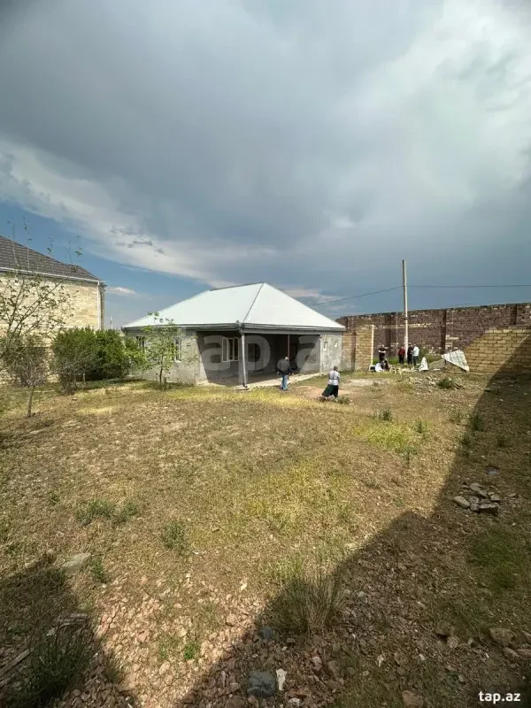 Satılır 4 otaqlı həyət evi 100 m²