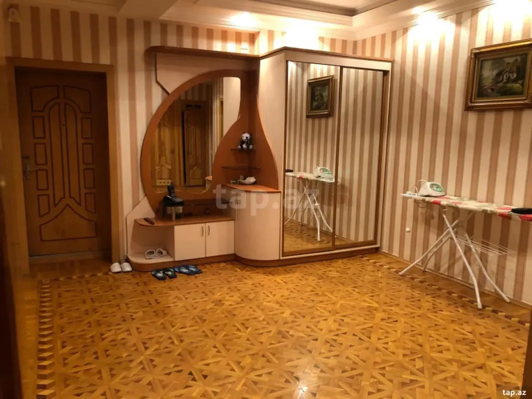 Kirayə verilir 3 otaqlı yeni tikili 135 m²