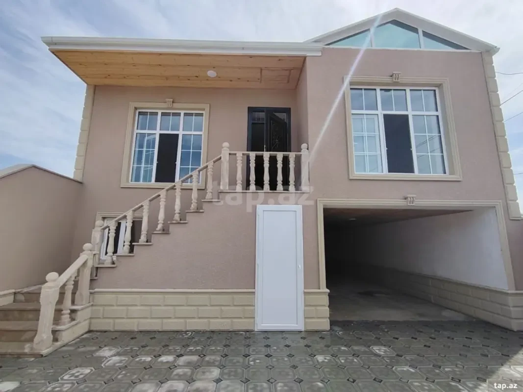 Satılır 5 otaqlı həyət evi 100 m²