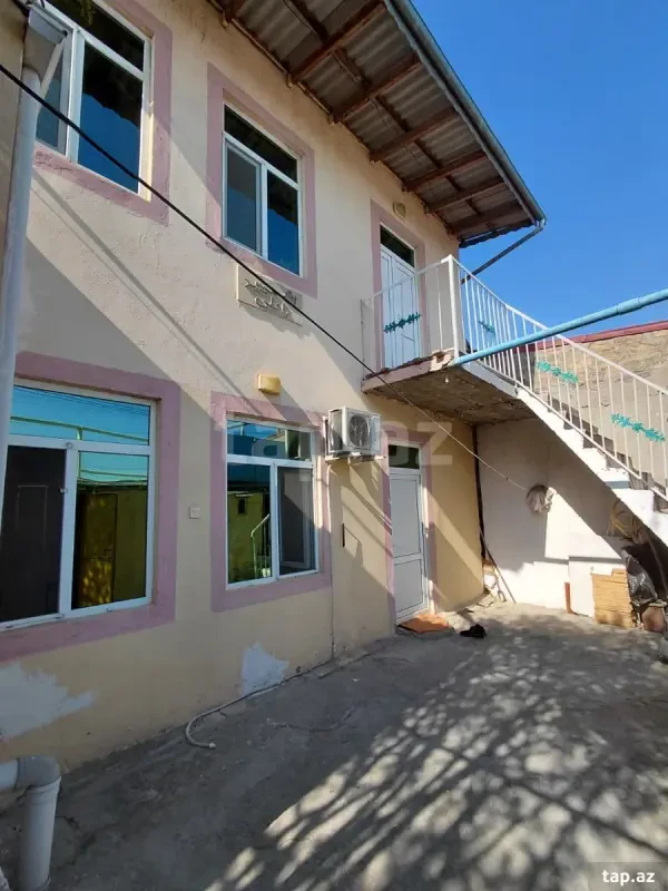 Satılır 4 otaqlı həyət evi 70 m²