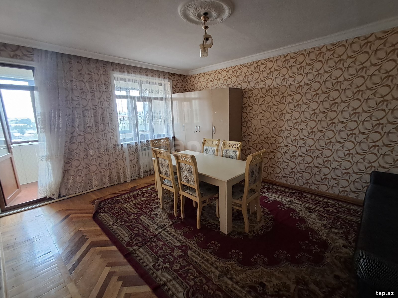 Satılır 4 otaqlı mənzil 90 m²