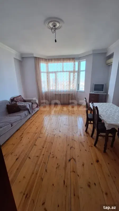 Kirayə verilir 2 otaqlı yeni tikili 80 m²