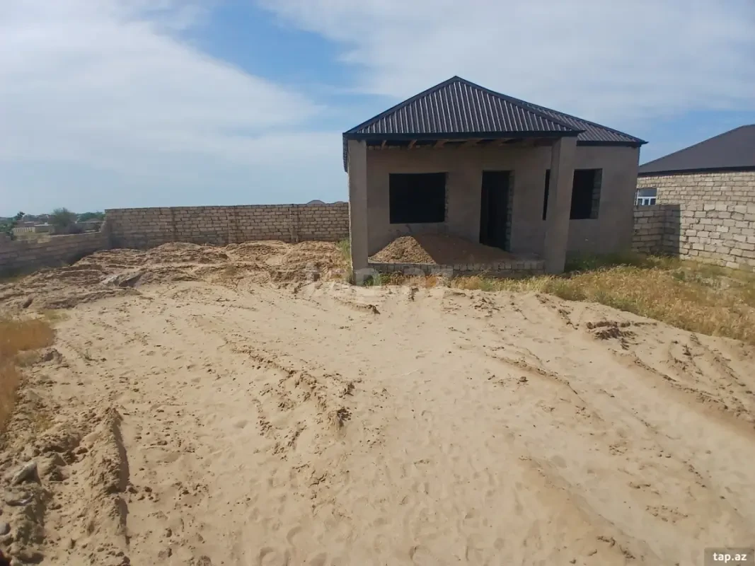 Satılır 3 otaqlı həyət evi 100 m²
