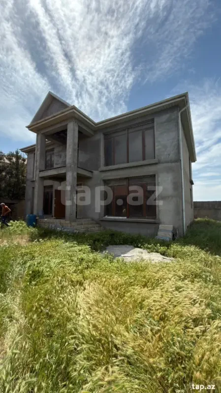 Satılır 7 otaqlı həyət evi 450 m²